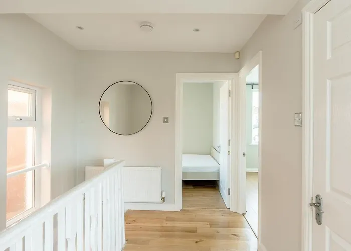 Urban Luxe - Perfect Away From Lejlighed